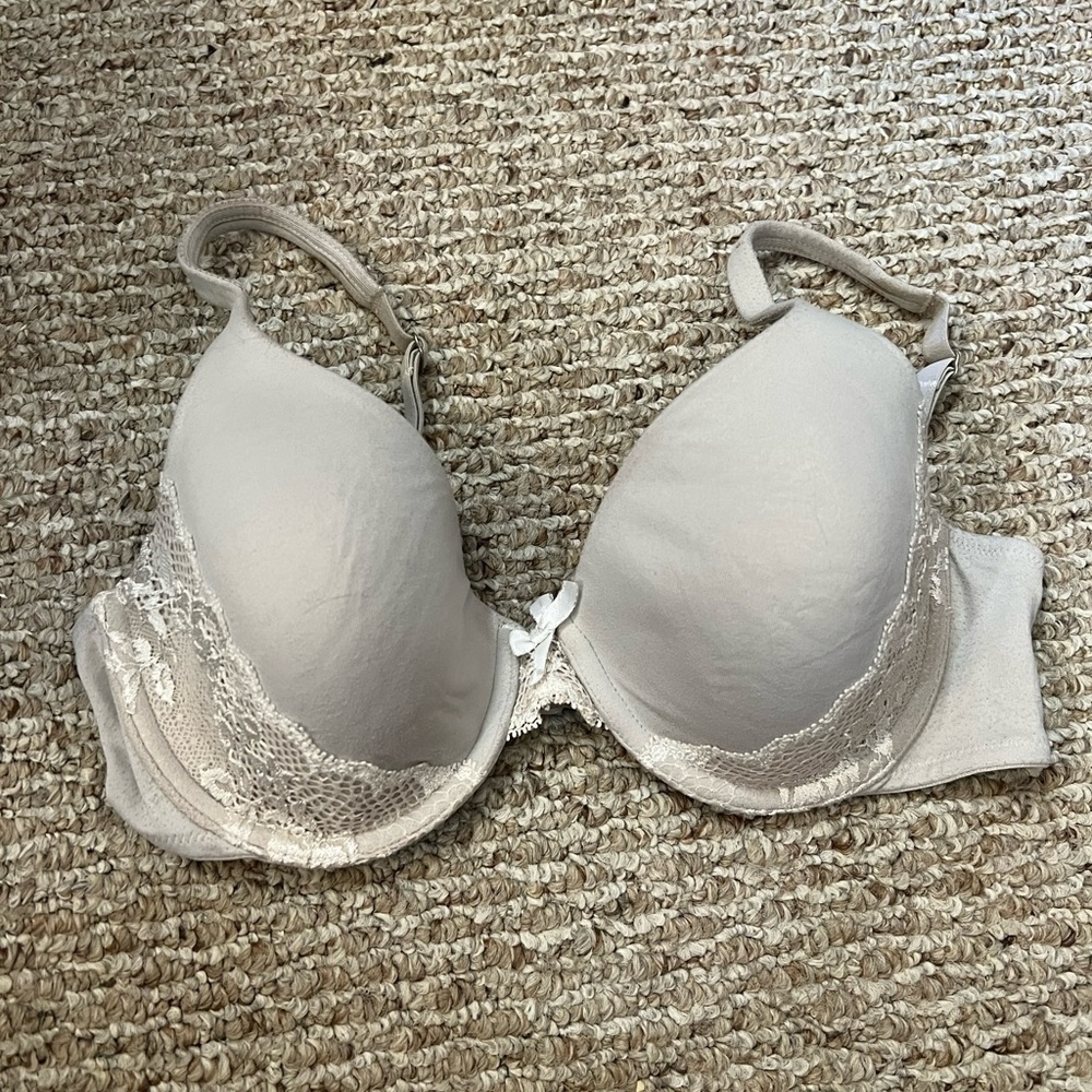 Victoria’s Secret body by Victoria lined perfect coverage bra